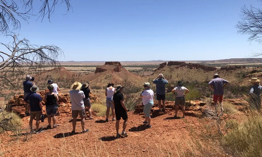  Dinosaur Stampede Outback Tour - 6.75 Hours | Experience Oz