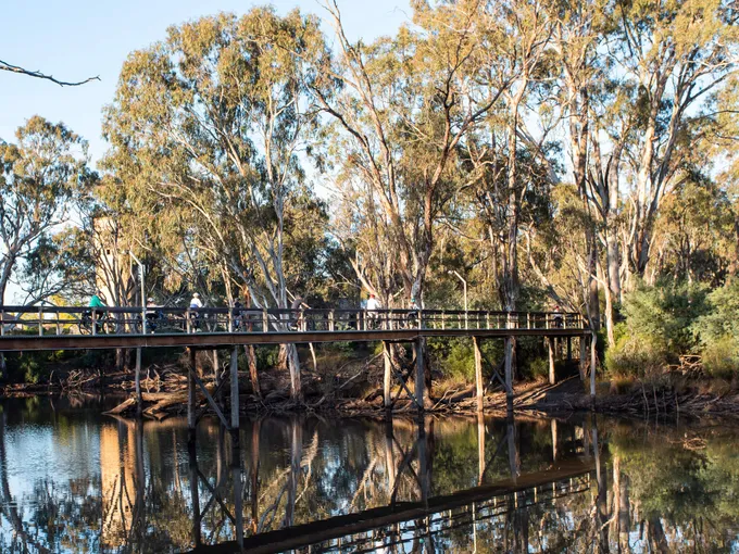 Echuca Moama Guided Scenic eBike Tour - Book Now | Experience Oz
