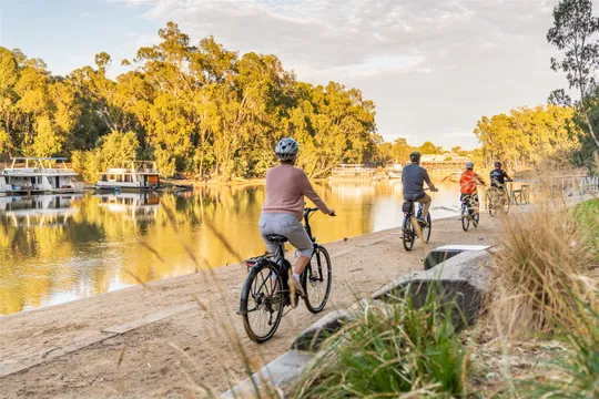 Echuca Moama Guided Scenic eBike Tour - 90 minutes