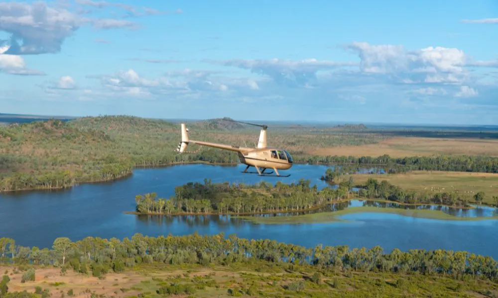 Clermont Waterfront Picnic and Helicopter Flight | Experience Oz-3