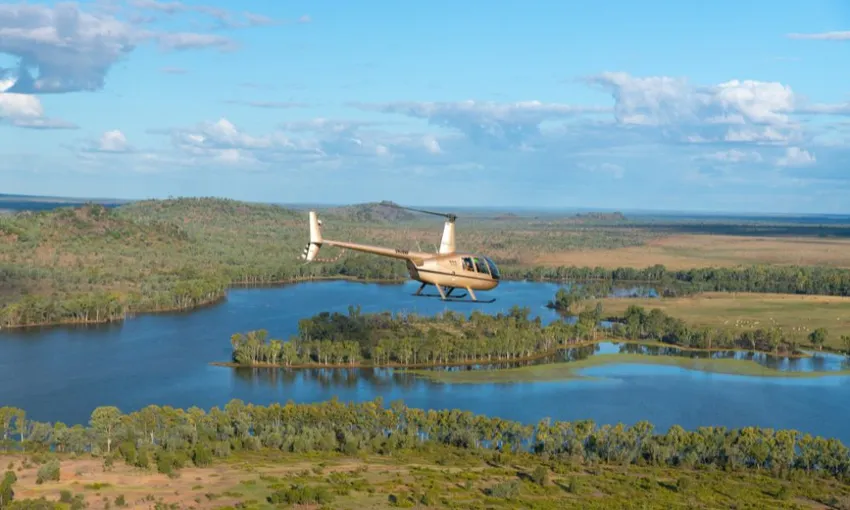 Clermont Waterfront Picnic and Helicopter Flight | Experience Oz