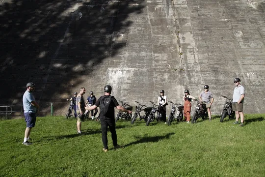 Healesville eBike Tour with Tastings and Dinner - 6 Hours