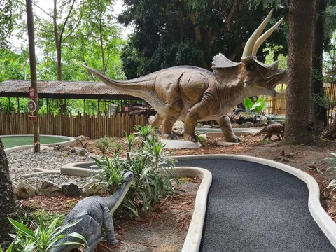 Yeppoon Dinosaur Mini Golf - 18 Holes