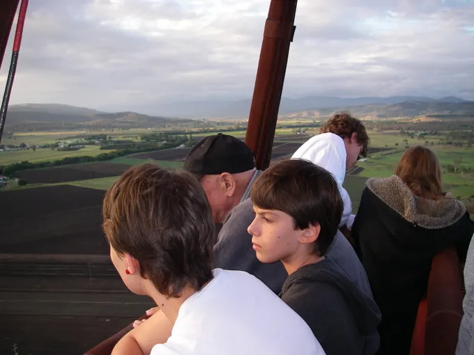Sunrise Hot Air Balloon Ride & Breakfast | Experience Oz