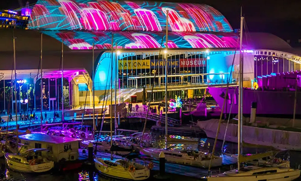 Vivid Buffet Dinner Cruise with Drink | Experience Oz-5