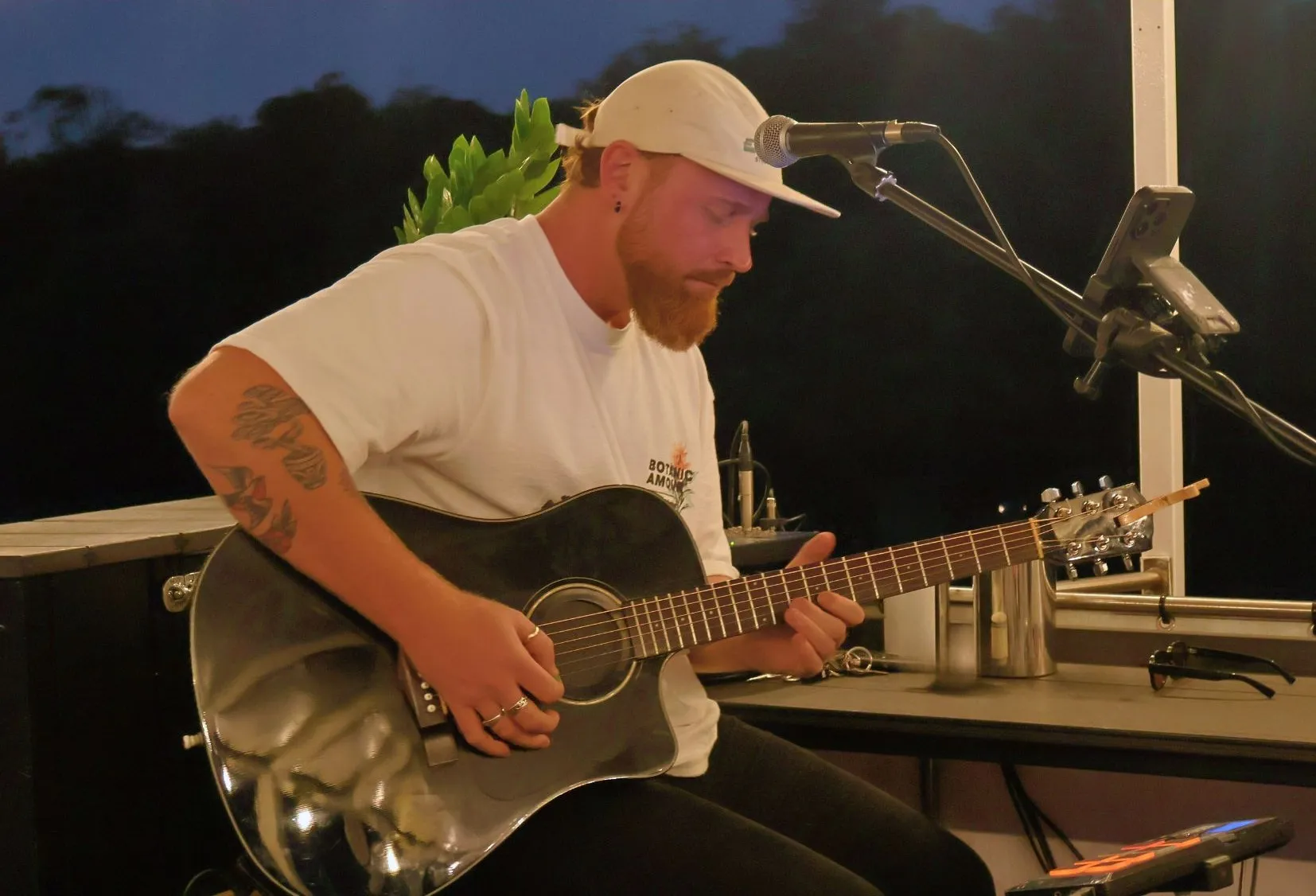 Tweed River Sunset Cruise, Live Music & Nibbles | Experience Oz-8