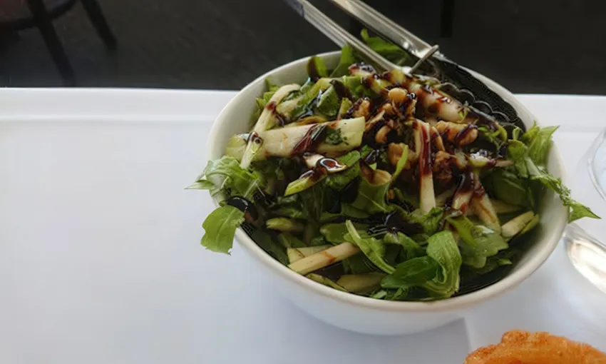 Glenelg Steak & Wine Dinner with Dessert - For 2 | Experience Oz