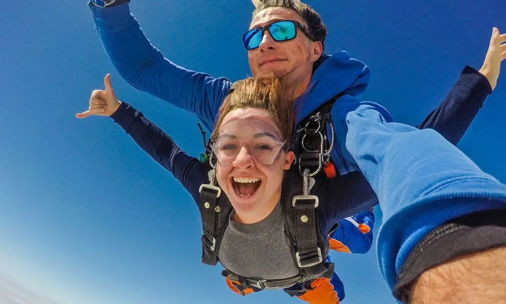 Langhorne Creek Tandem Skydive - Up to 15,000ft | Experience Oz-5