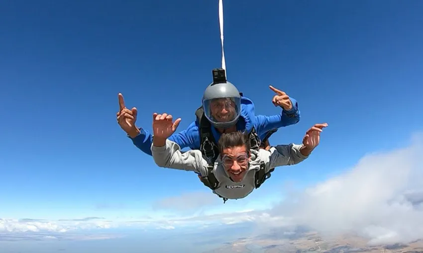 Langhorne Creek Tandem Skydive - Up to 15,000ft | Experience Oz