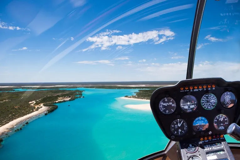 Pearls and Coast Scenic Flight & Pearl Farm Tour