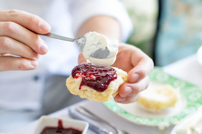 Melbourne High Tea with Free Flowing Drinks | Experience Oz
