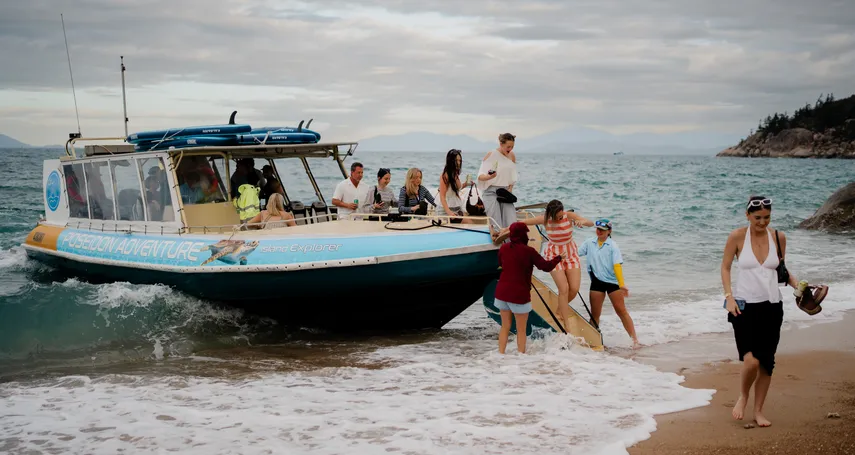 Magnetic Island Pub Crawl from Townsville | Experience Oz