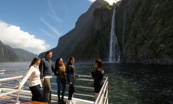 Milford Sound Tour and Cruise with Picnic Lunch - Full Day