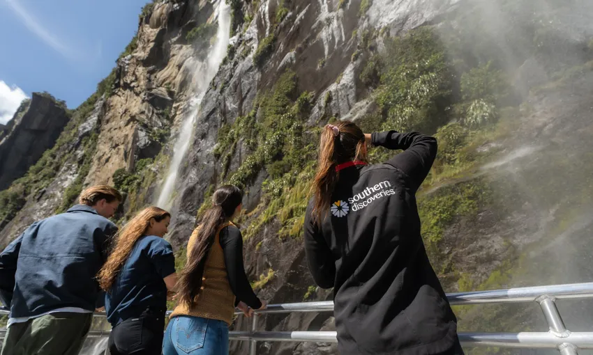 Milford Sound Tour and Cruise with Picnic Lunch | Experience Oz