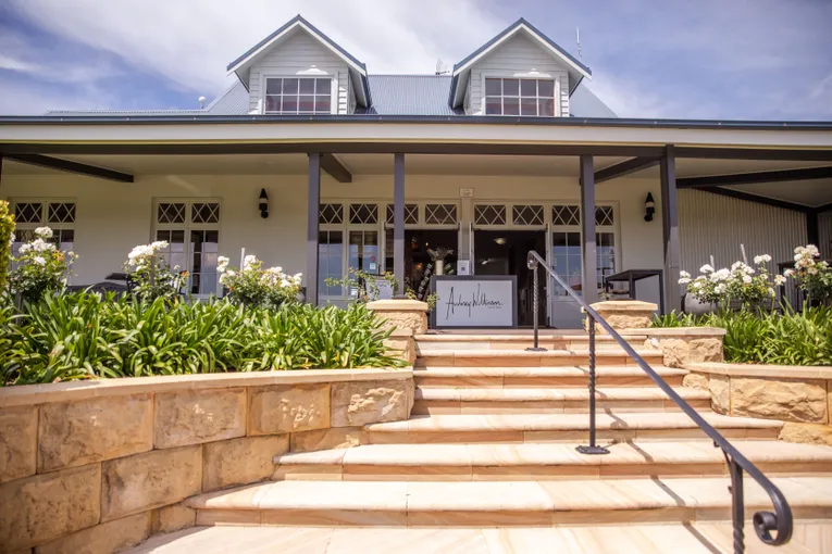 Hunter Valley Vineyard Brunch & Wine Tasting | Experience Oz