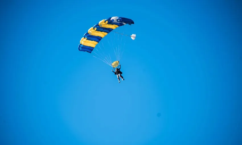 Byron Bay Tandem Skydiving - Book Now | Experience Oz