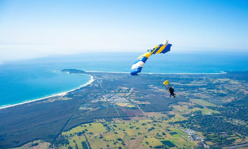 Byron Bay Tandem Skydiving - Book Now | Experience Oz