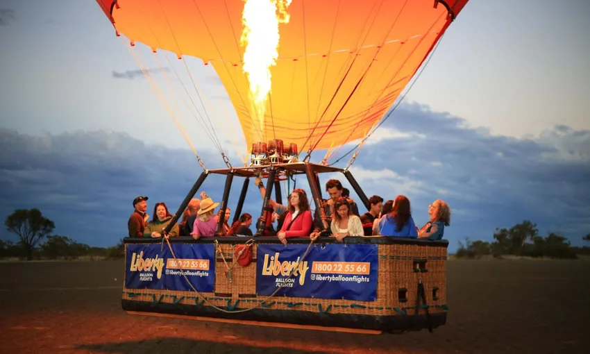 Yarra Valley Sunrise Hot Air Balloon Flight & Breakfast
