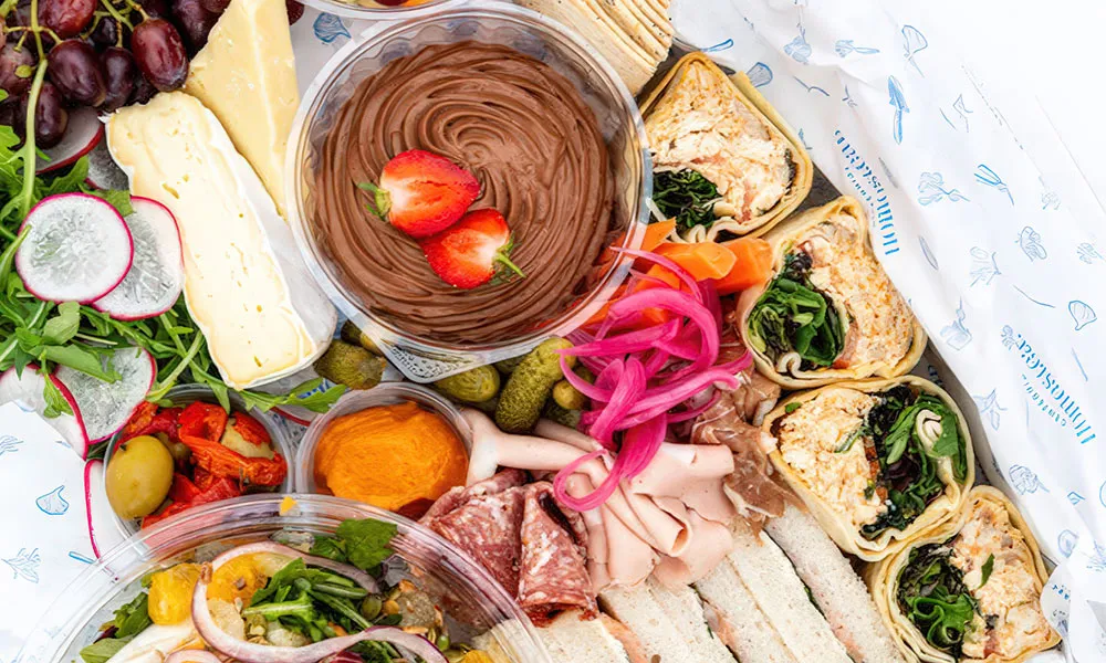 Centennial Parklands Picnic Hamper - For 2 | Experience Oz-4