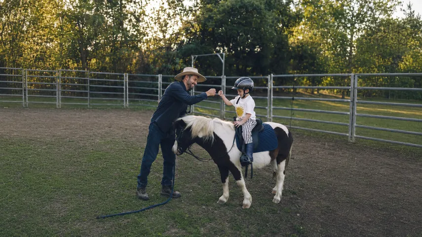 Adult & Child Horse Ride - 30 Minutes - For 2 | Experience Oz