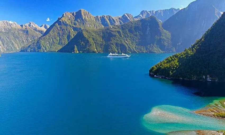 Te Anau Helicopter Flight - 30 Minutes | Everything New Zealand