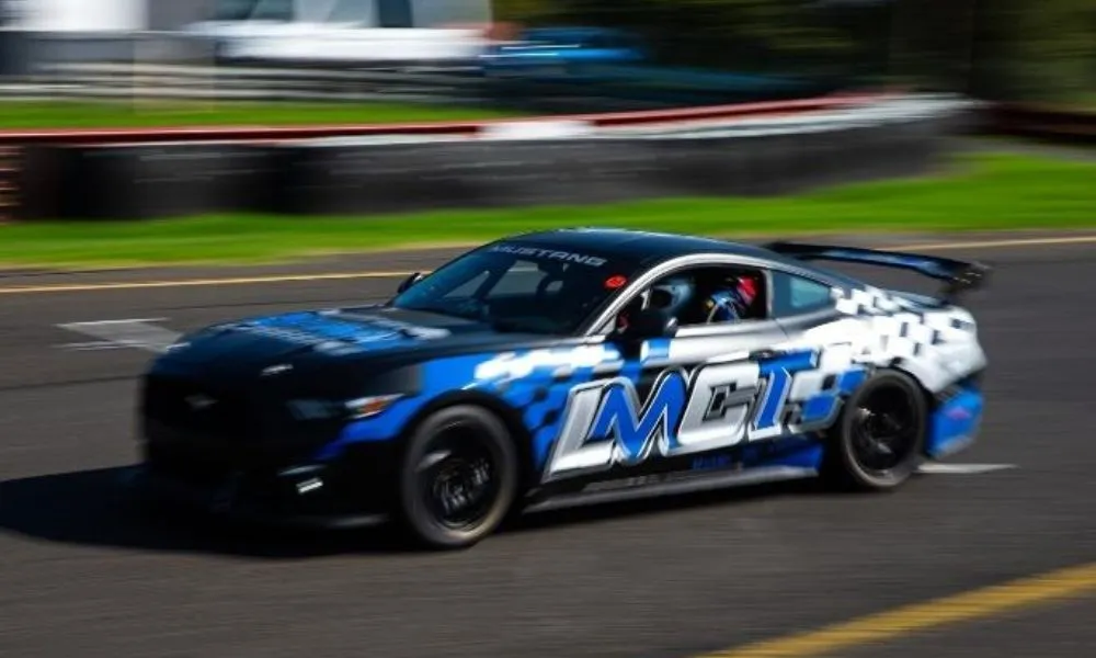 Melbourne Mustang 20 Lap Driving Experience | Experience Oz-8