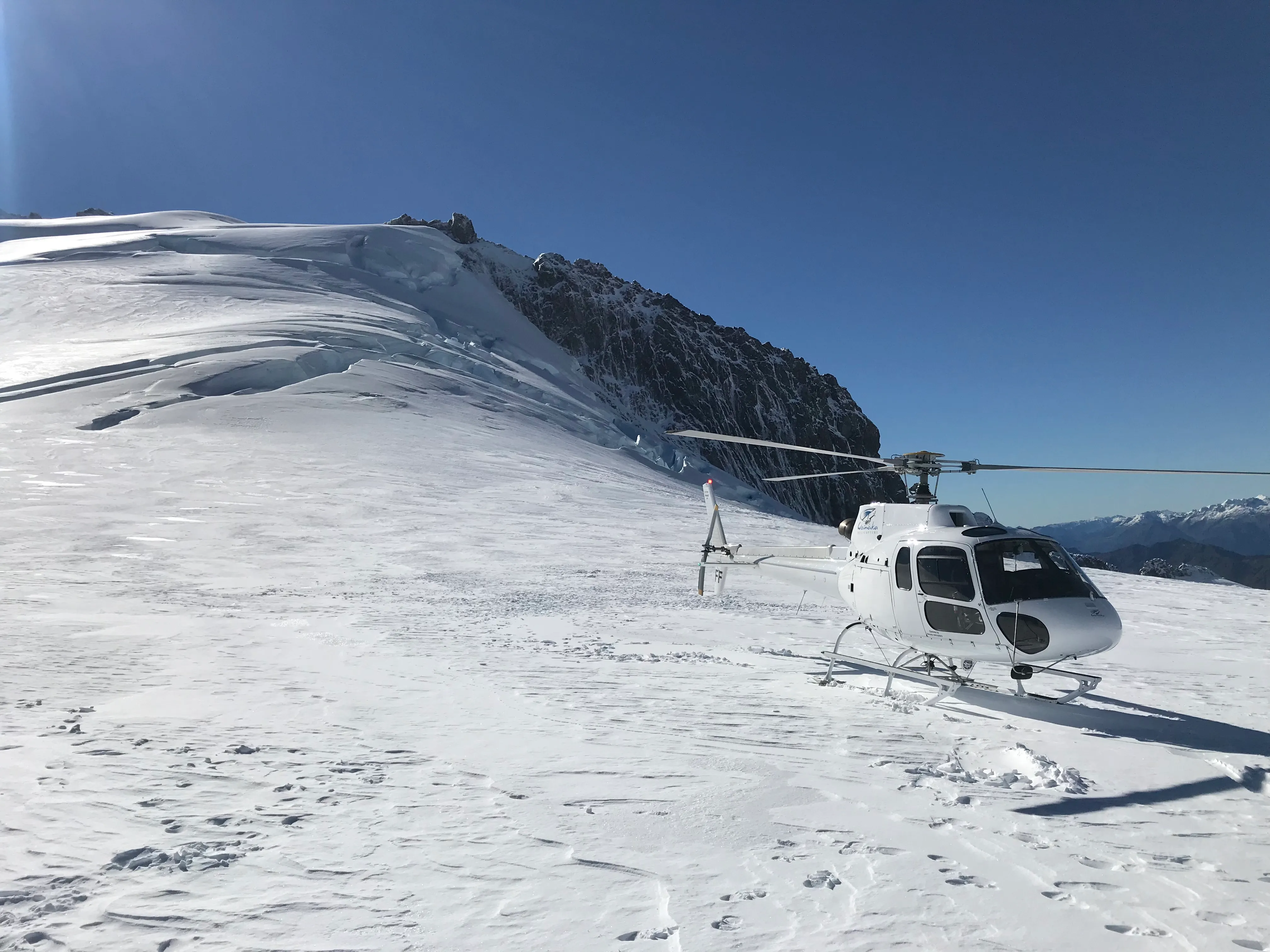 Wānaka Helicopter Snow Landing Flight | Everything New Zealand-5