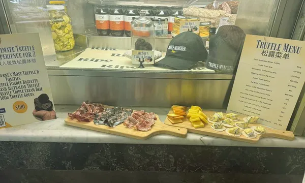 Melbourne Afternoon Guided Food Bus Tour - Half Day