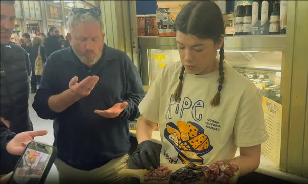 Melbourne Afternoon Guided Food Bus Tour - Half Day