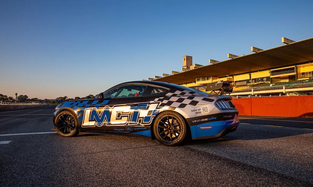 Melbourne Mustang Edge 4 Lap Driving Experience | Experience Oz-5