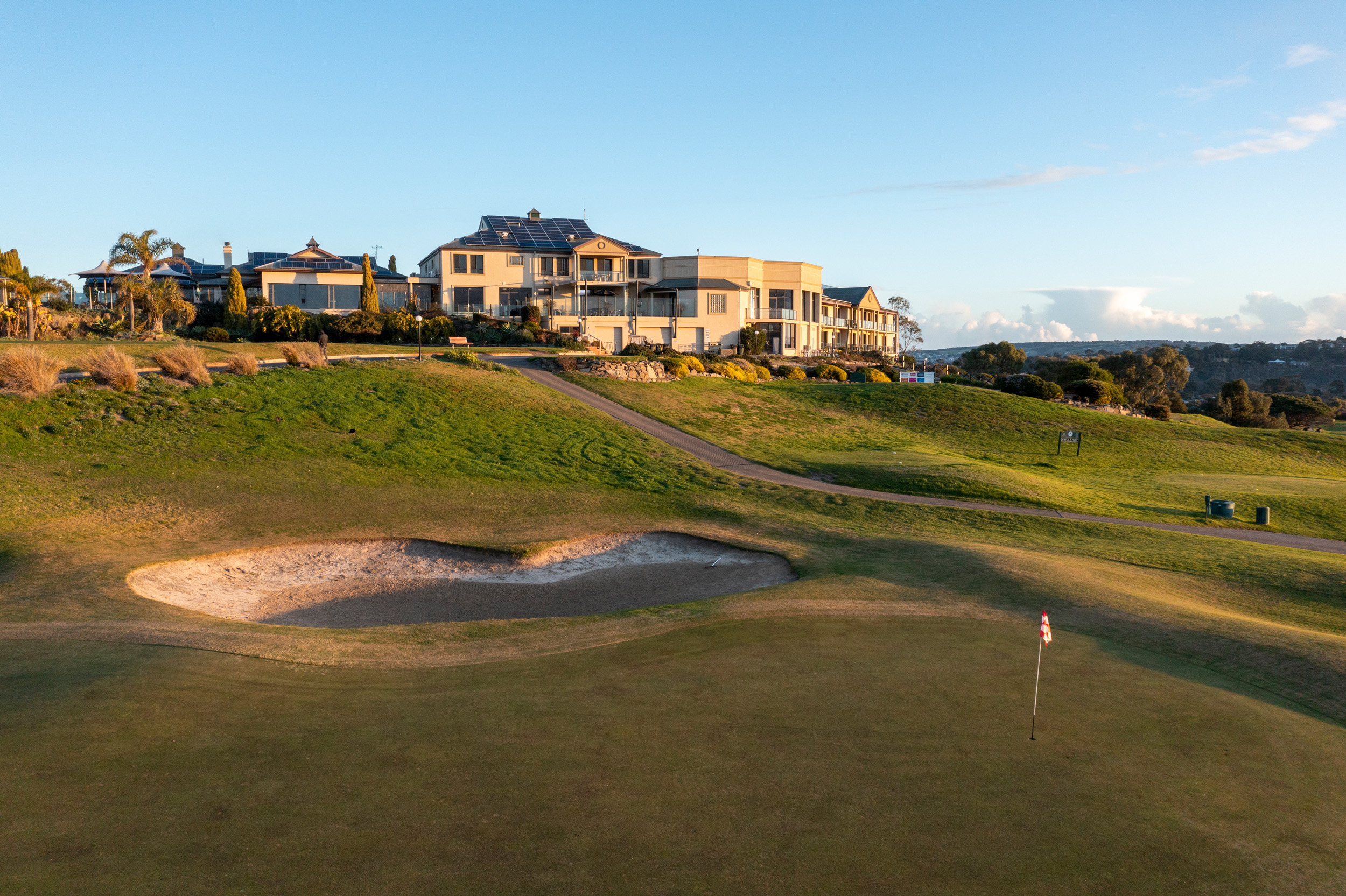 18 Hole Golf with Buggy and Drinks - Victor Harbor - For 2