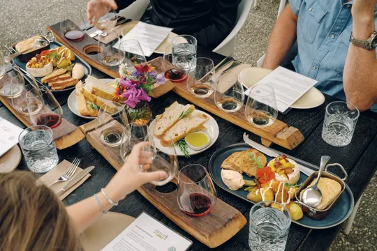 Central Otago Four Winery Tour with Lunch - 5.5 Hours