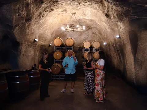 Gibbston Valley Wine & Cave Tour with Lunch - 4 Hours