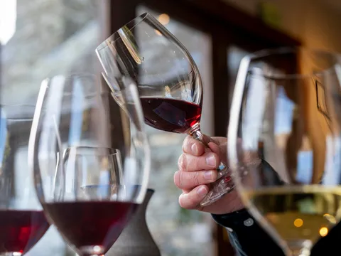 Gibbston Valley Wine & Cave Tour with Lunch - 4 Hours