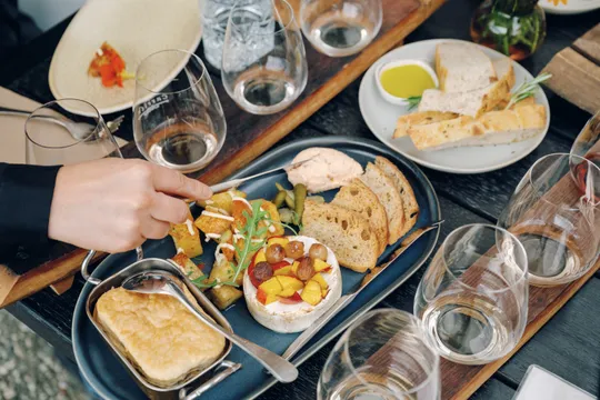 Arrowtown Golf & Central Otago Wine Tour with Lunch