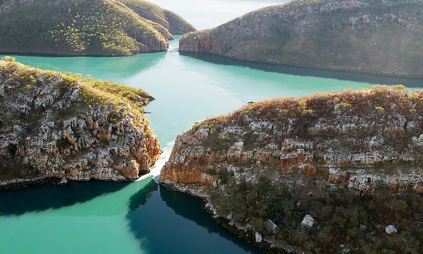 Buccaneer and Horizontal Falls Scenic Flight | Experience Oz