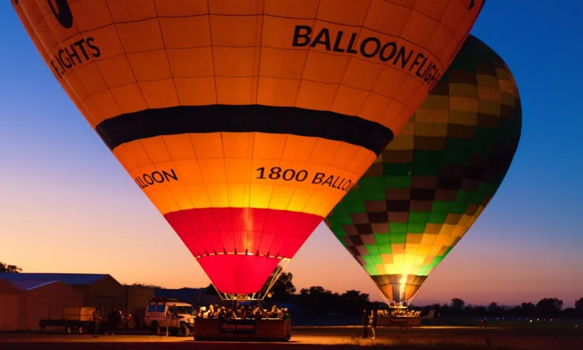 Hot Air Balloon Flight & Breakfast over the Avon Valley | Experience Oz