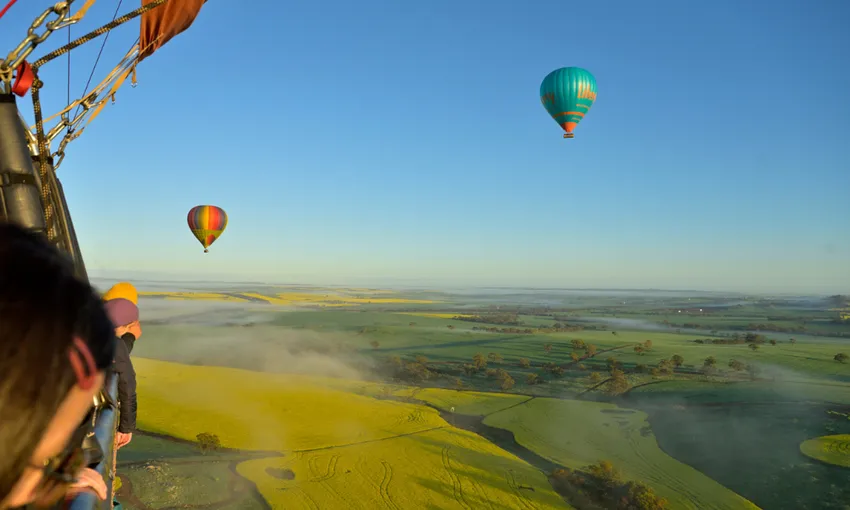  Avon Valley Hot Air Balloon Flight with Breakfast & Perth Transfer | Experience Oz