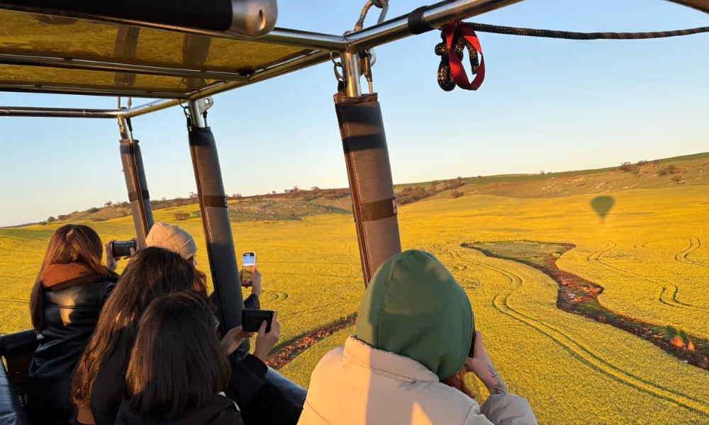  Avon Valley Hot Air Balloon Flight with Breakfast & Perth Transfer | Experience Oz-5