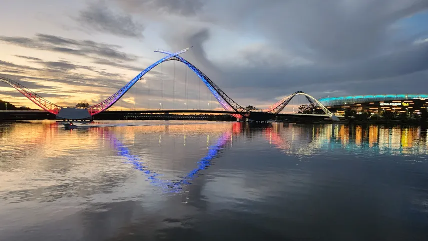 Swan River Cruise with Live Music - 90 Minutes | Experience Oz