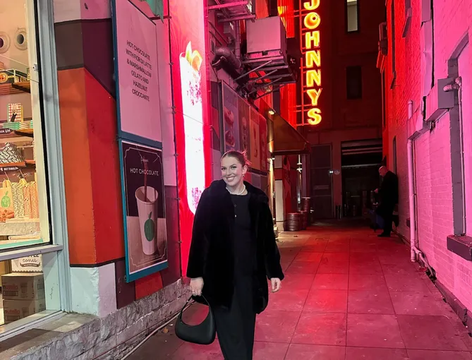 Carlton Mystery Dinner Date Night Out - For 2 | Experience Oz