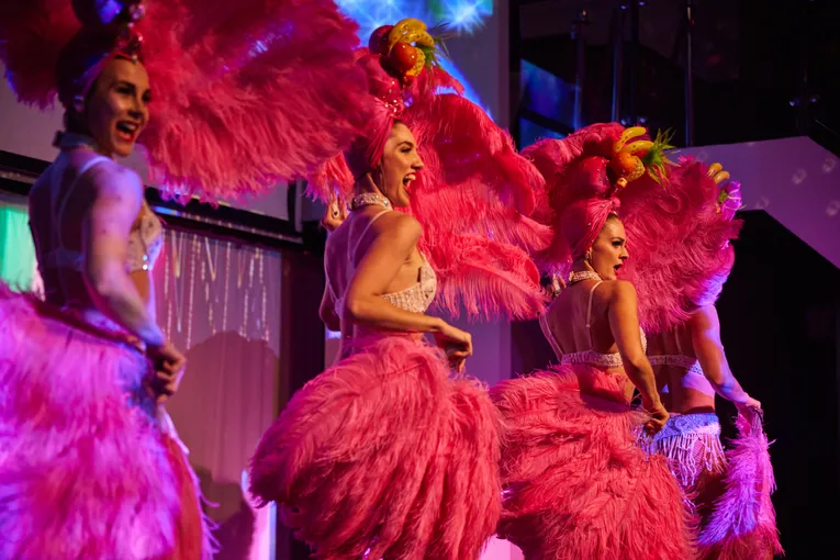 Sydney Harbour Dinner Cruise with Cabaret Show | Experience Oz