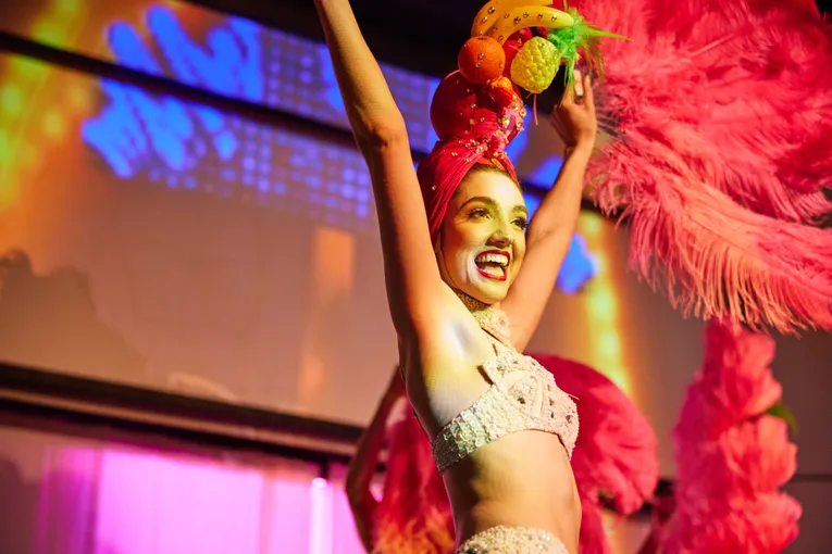 Sydney Harbour Dinner Cruise with Cabaret Show | Experience Oz