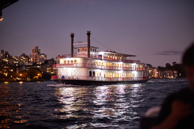 Sydney Harbour Dinner Cruise with Cabaret Show | Experience Oz