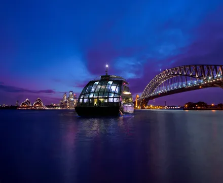 Sydney Harbour: Glassboat Dinner