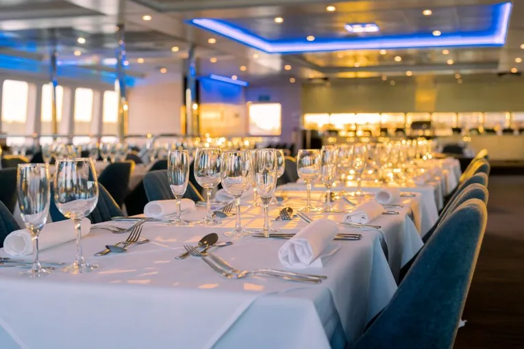 Sydney Harbour Lunch Cruise - 2 Hours | Experience Oz