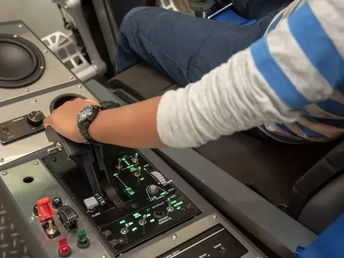 737 Flight Simulator & F-18 VR Experience, 1 Hour - Perth
