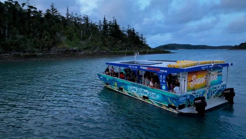 Glass Bottom Boat Night Tour, 1 Hour – Airlie Beach