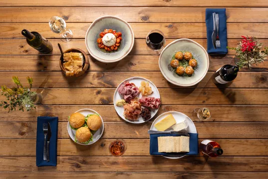Bec Hardy Winery Lunch with Matched Wines - For 2