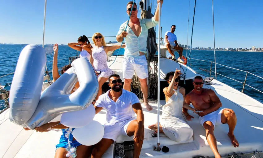 Sunset Catamaran Cruise with Snacks - 2.5 Hours | Experience Oz